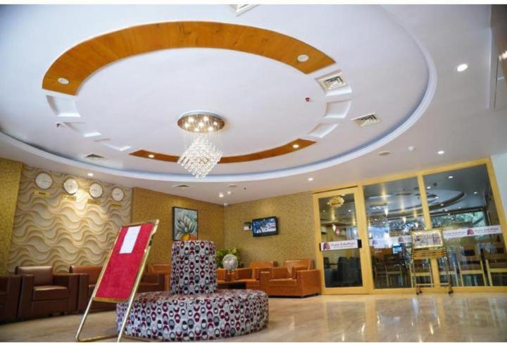 Blossoms Room Holiday Inn- Lakdikapul Hyderabad Eksteriør billede